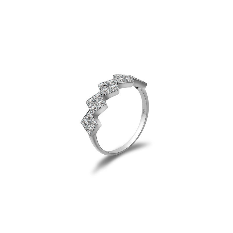 18k Gold Princess Square Diamond Ring - Genevieve Collection