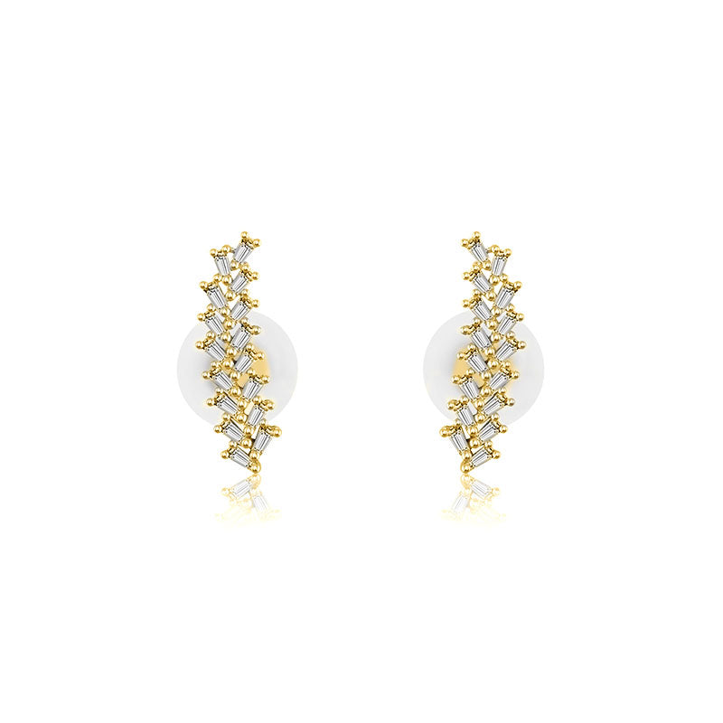 18k Gold Arrow Shape with Rectangle Diamond Earring - Genevieve Collection